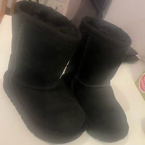 Toddler classic uggs